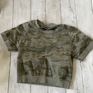 Work out crop top in camo